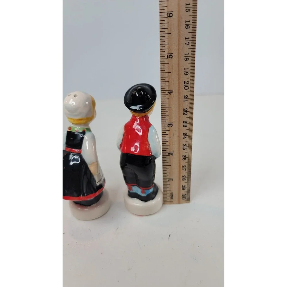 Vintage Dutch Boy and Girl Ceramic Salt and Pepper Shaker Set Folk Art Figurines